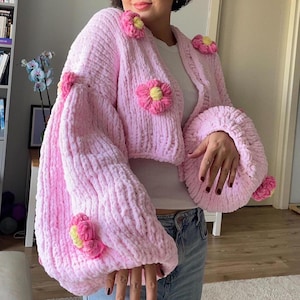 Handmade Chunky Pink Flower Cardigan – Crochet Oversized Sweater – 3D Flower Knit Jacket – Cozy Pastel Aesthetic Clothing